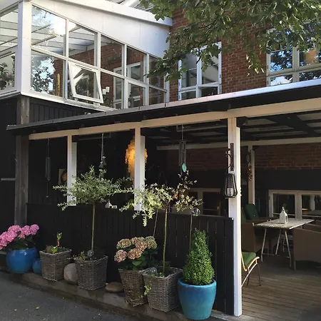 Huset Bed & Breakfast 3*